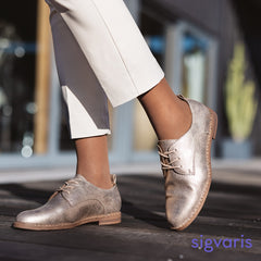 Sigvaris 981C Women's Dynaven Sheer Knee-Highs (15-20 mmHg)